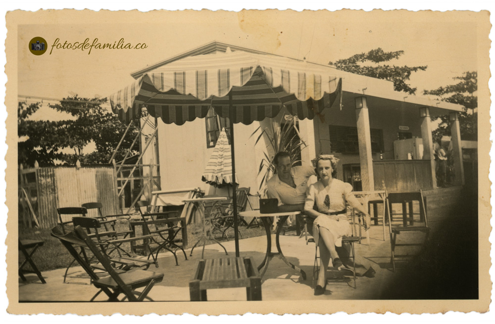 MEG_094 / María Elena González Mesa, Miguel Torres / Papel brillante / 7*11,5 / BYN